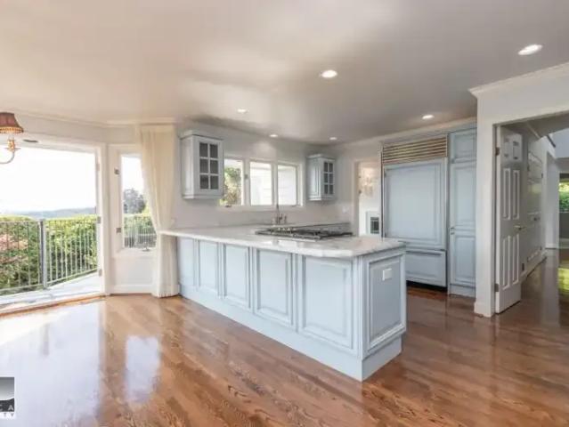 For Rent 5 Bedroom House West Vancouver BC DS104877026