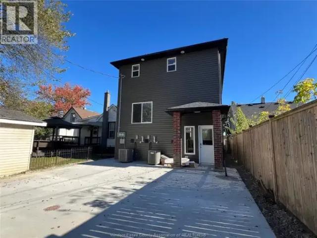 For Rent 5 Bedroom House Windsor ON DS103487753