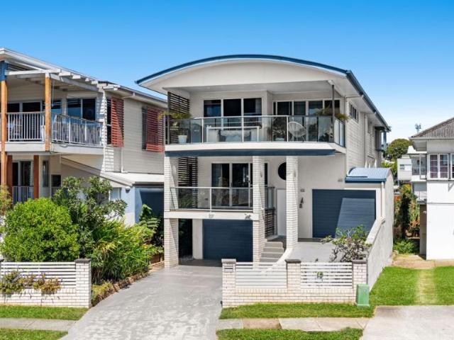 For Rent 5 Bedroom House Wynnum, QLD DS102723379