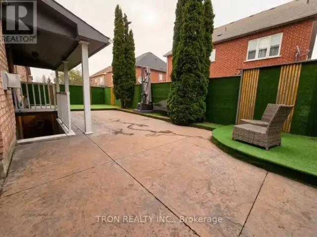 For Rent 5 Bedroom House Vaughan ON DS103652866