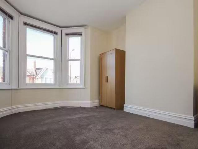 Cheap 5 bedroom property for rent in Springbourne, Bournemouth.