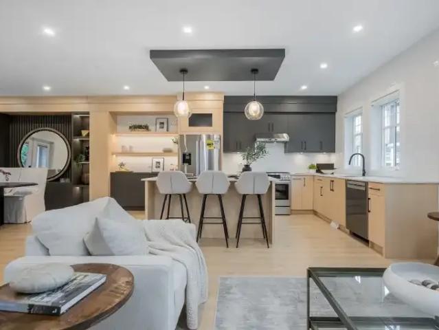 For Rent 5 Bedroom Townhouse Delta BC DS104142600