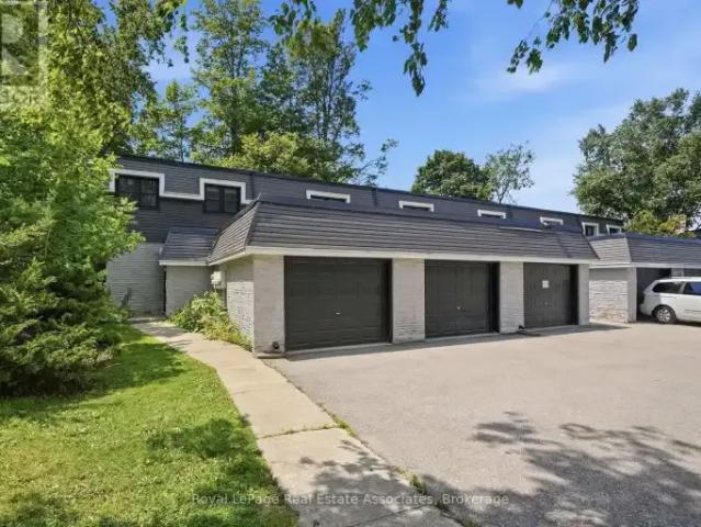 For Rent 5 Bedroom Townhouse Waterloo ON DS104507003