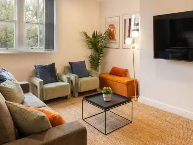 Cozy 5 BR Princes Road