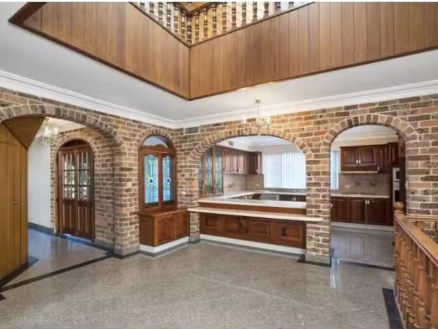 For Rent! 5 BR 19A Wharf Road, Kogarah Bay House for rent Lis.