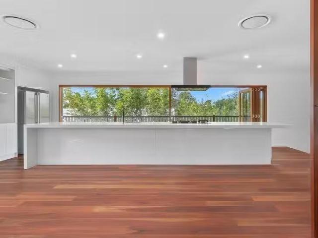 Deal! 5 BR 11 Markwell Street, Auchenflower, QLD 4066