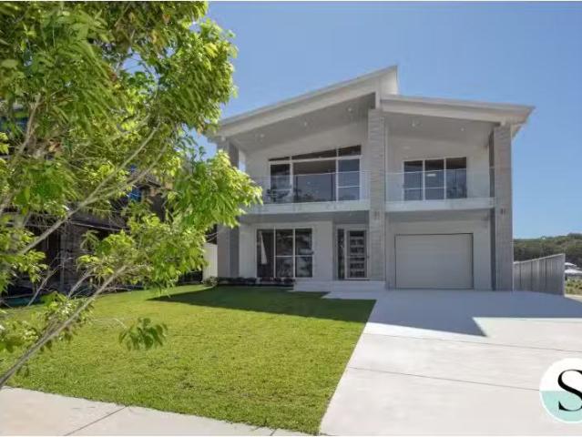 Deal! 5 BR 11 Lily Crescent, Nords Wharf House for rent Liste.