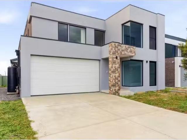 Deal! 5 BR 12 Hilltop Avenue, Cooranbong House for rent Liste.
