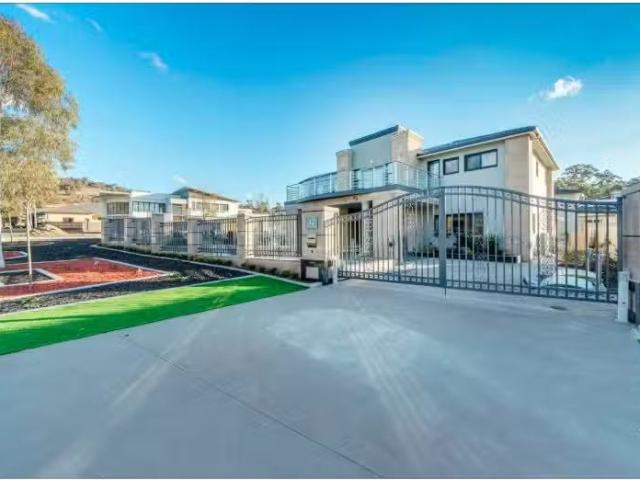 Cheap 5 BR 12 Keyar Street, O'MALLEY House for rent Listed by.