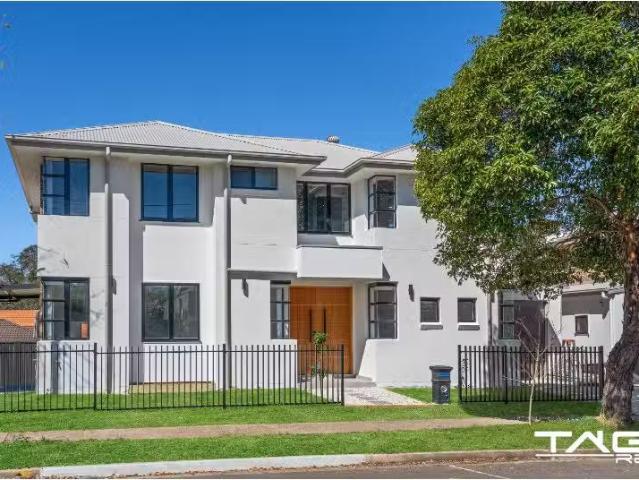 Cheap 5 BR 2/51 Jamison Road, KINGSWOOD Townhouse for rent Li.