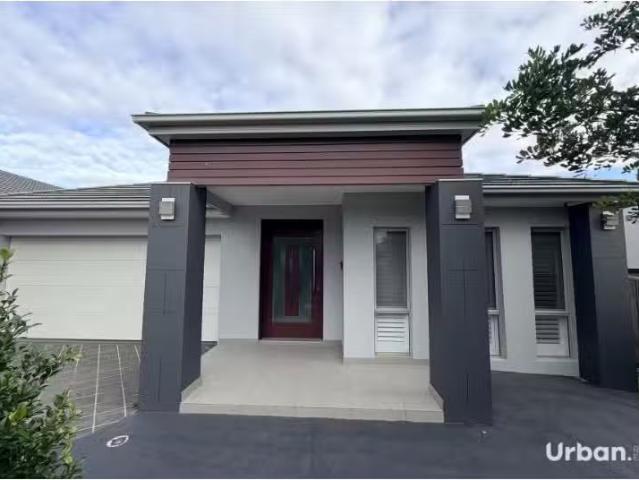 Rental! 5 BR 25 Sowerby Street, Oran Park House for rent List.