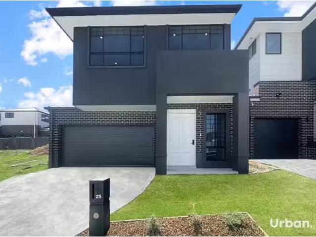 Rental! 5 BR 25 Sprowle Street, Rouse Hill House for rent Lis.