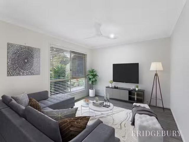 Just in! 5 BR 21 Maurice Avenue, Morayfield, QLD 4506