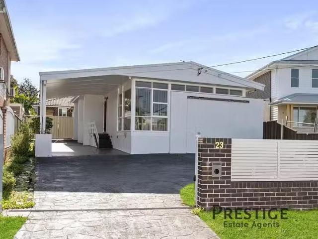 Cozy 5 BR 23 Greenvale Street, Fairfield West, NSW 2165