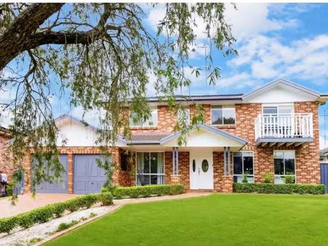 Charming 5 BR 34 The Carriageway, GLENMORE PARK House for rent.