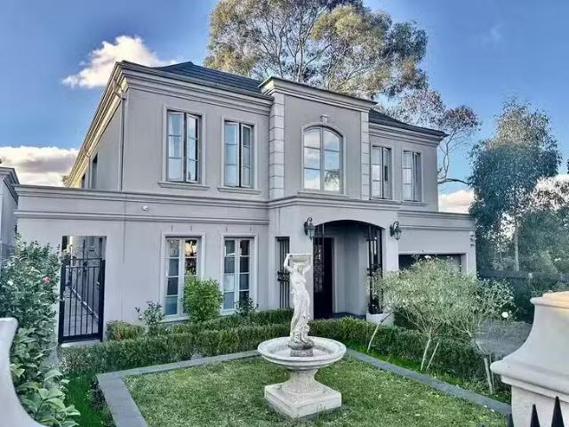 Nice 5 BR 36 Daniel Street, Burwood, VIC 3125