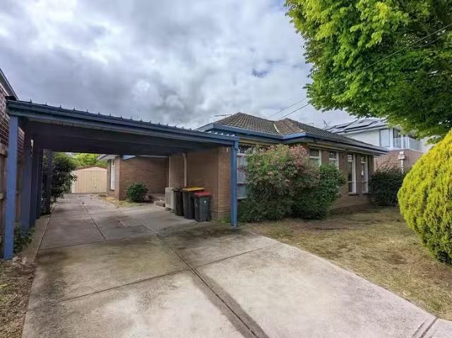 Cheap 5 BR 40 Fraser Street, Glen Waverley, VIC 3150