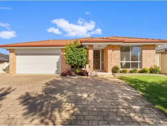 For Rent! 5 BR 51 Canterbury Drive, Raworth House for rent Li.