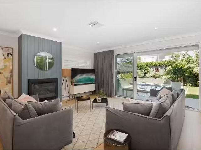 Rental! 5 BR 5 Headland Road, North Curl Curl Apartment for re.