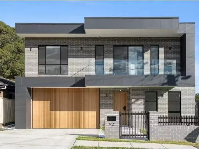 Cheap 5 BR 92 Smith Street, Wentworthville House for rent Lis.