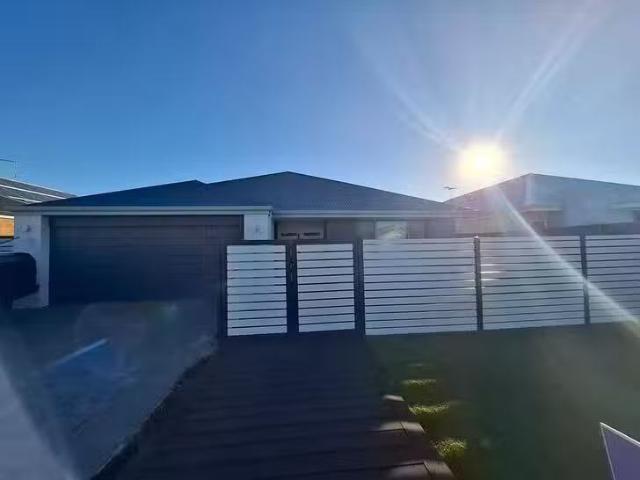 For Rent! 5 Danbulla Loop, Yanchep, WA 6035