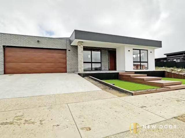 Nice 5 Elsie Cornish Way, TAYLOR House for rent Listed by Ren.