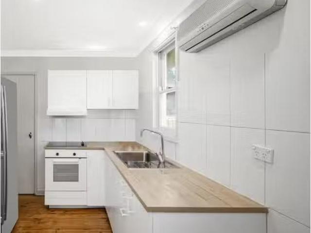 Unique 5 Harlow Avenue, HEBERSHAM House for rent Listed by Ka.