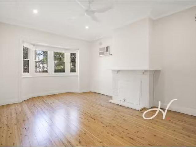 Deal! 5 King Street, Waratah West House for rent Listed by Za.