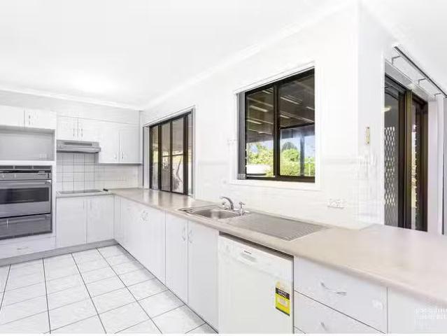 For Rent! 5 Leeds Avenue, Kawana, QLD 4701