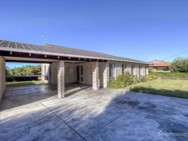 Unique 5 Port Place, Yanchep, WA 6035
