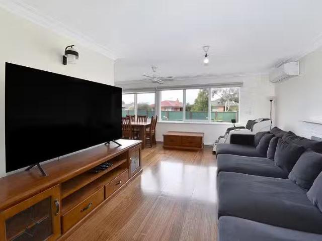 New 5 Protea Crescent, St Albans VIC 3021