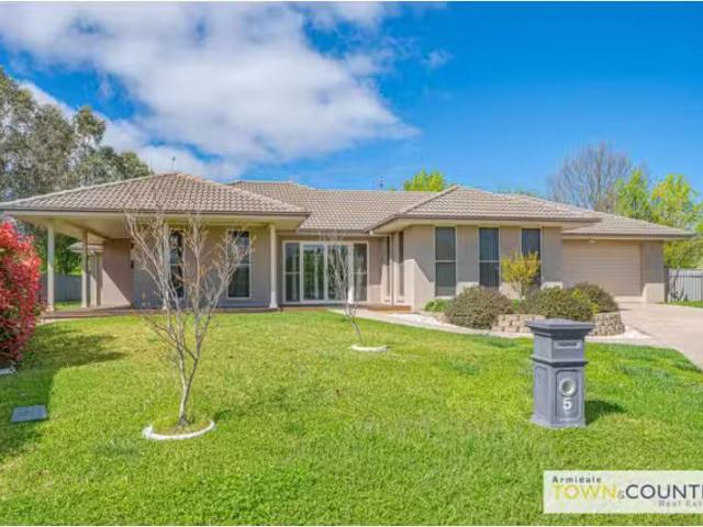Just in! 5 Rusden Court, ARMIDALE House for rent Listed by Br.