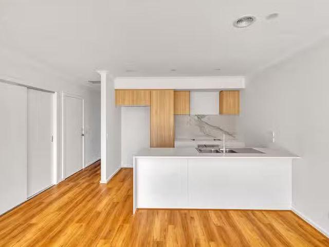 Nice 5 Romulea Circuit, Diggers Rest, VIC 3427