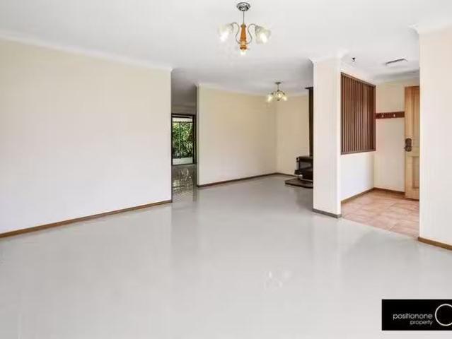 Unique 5 Sundowner Street, Regents Park, QLD 4118