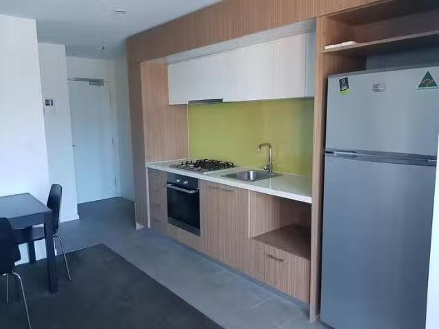 Unique 5 Sutherland Street, Melbourne, VIC 3000