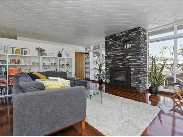 Unique 5 Springside Avenue, Mount Pleasant, WA 6153