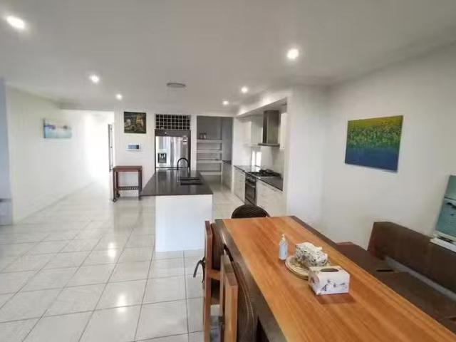 Rental! 5 Zenith Street, Rochedale, QLD 4123