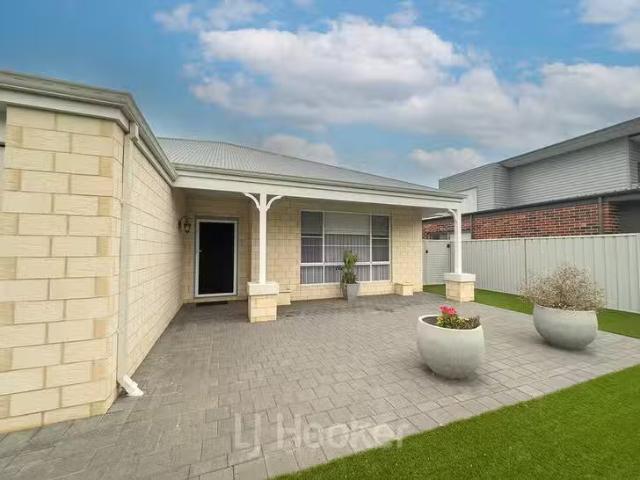 Cozy 60 Bibra Loop, Dalyellup, WA 6230