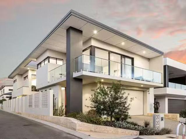Deal! 60 Medina Parade, North Coogee, WA 6163