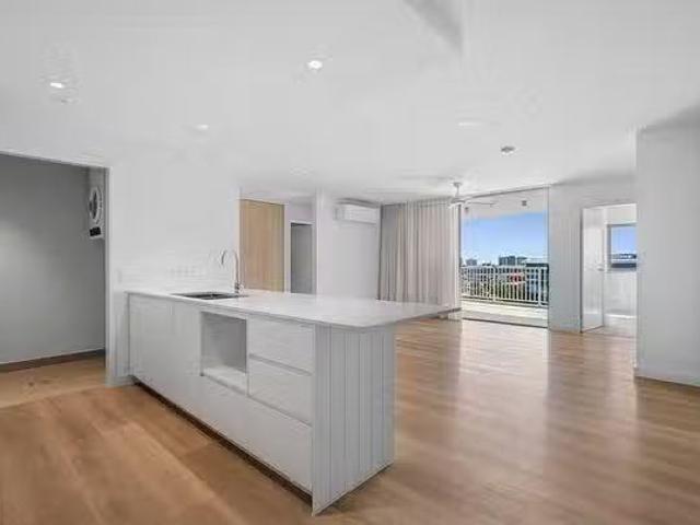 Cozy 6103/6 Emporio Place, Maroochydore, QLD 4558