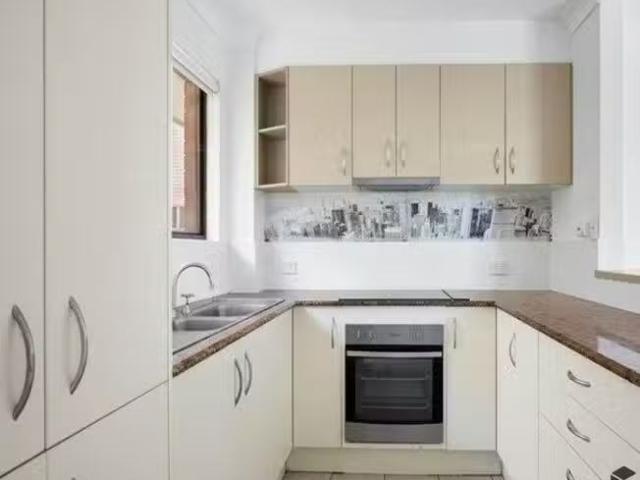 Cozy 6/10 Aquila Court, Mermaid Waters, QLD 4218