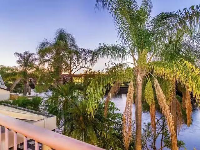 Cozy 6/125 Santa Cruz Boulevard, Clear Island Waters, QLD 4226