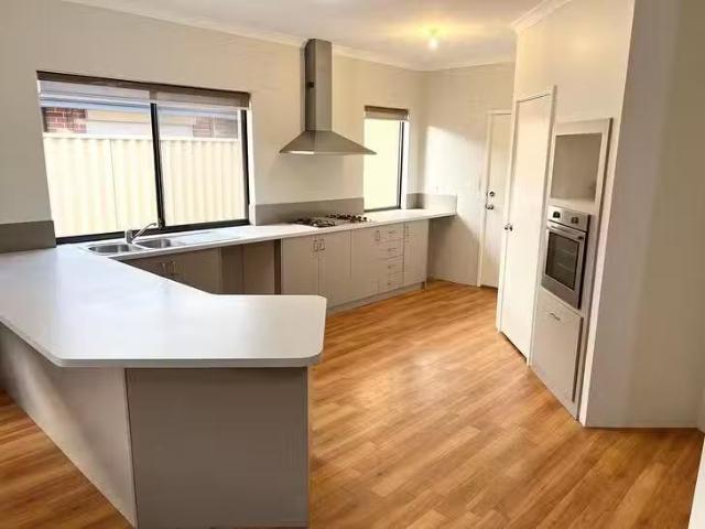 Cheap 61 Concord Terrace, Atwell, WA 6164