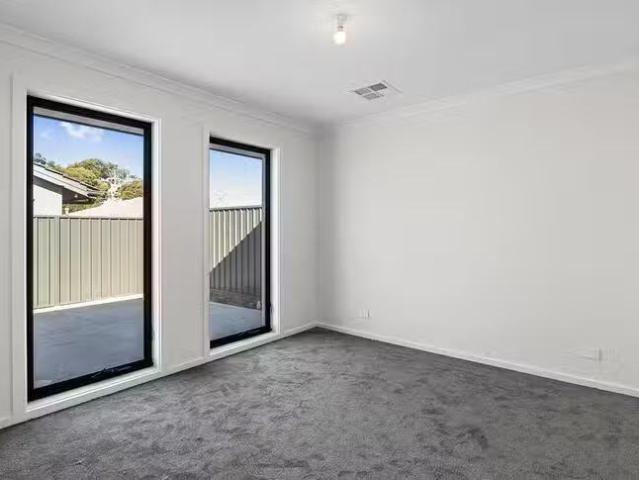 Charming 61A Selway Terrace, O'sullivan Beach, SA 5166