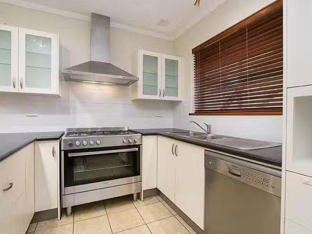 Deal! 62 Davies Crescent, Kardinya, WA 6163