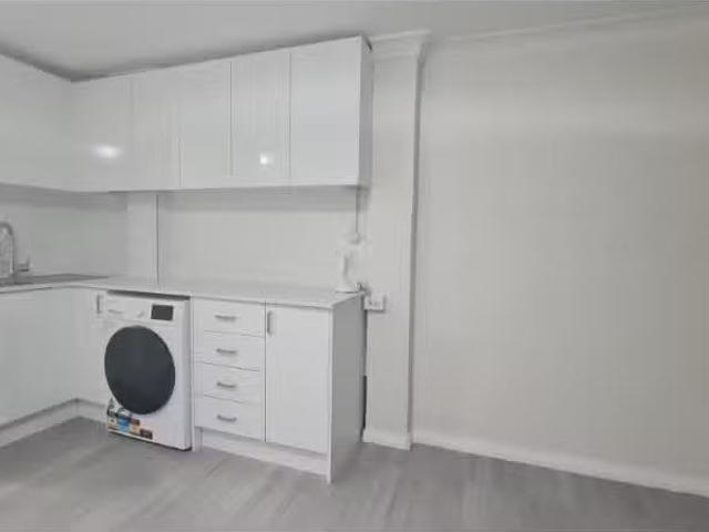 Unique 62B Tasman Parade, Fairfield West Apartment for rent L.