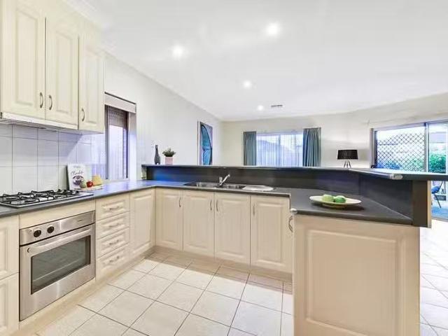 Cozy 64 Third Avenue, Sefton Park, SA 5083
