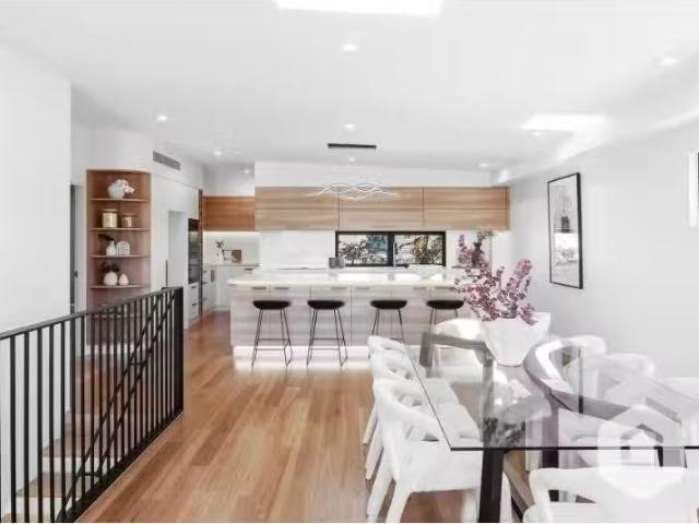 Nice 64 Vista Street, Sans Souci House for rent Listed by Bel.