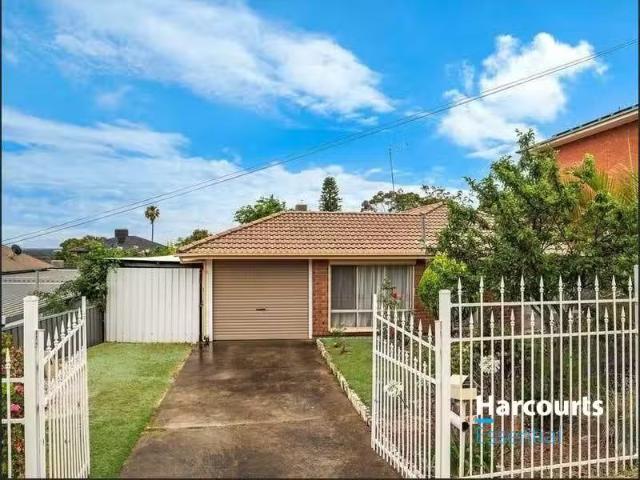 Just in! 64 Wynn Vale Drive, GULFVIEW HEIGHTS, SA 5096 House.