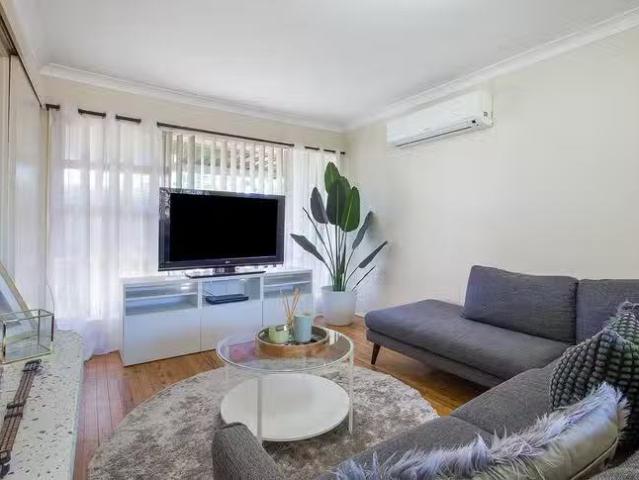 Charming 64 Railway Terrace, Riverstone, NSW 2765